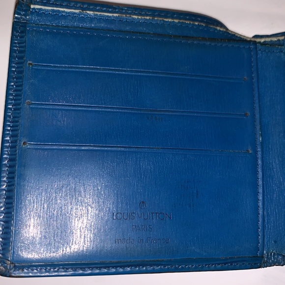 Authentic Louis Vuitton Epi Marco Wallet. Code# MI0992.  Offers are welcome 🌸 - Picture 4 of 15